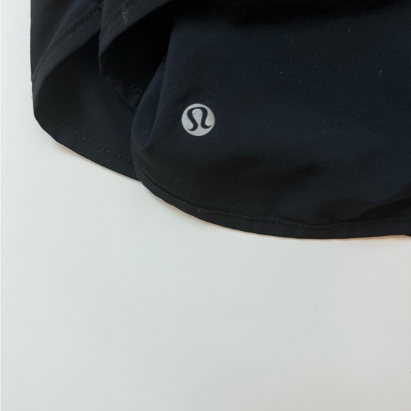 speed up lululemon shorts - Picture 3 of 3